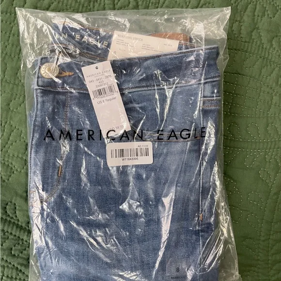 NWT- American eagle women’s next level stretch mid rise jegging. - Picture 1 of 5